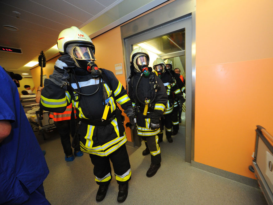 Aktiver Brandschutz an der Uniklinik Köln - Uniklinik Köln