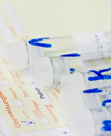 pathologie_teaser_l_382x464_03_einsender_info_01