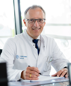 Univ.-Prof. Dr. Thomas Benzing, Direktor der Klinik
Internist, Nephrologe, Hypertensiologe DHL