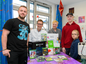 Gaming-Aid e.V. spendet Spielekonsolen für krebskranke Kinder in der Uniklinik Köln