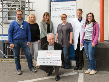 Übergabe der großzügigen Spende des Vereins Brezelkinder e.V., Foto: Uniklinik Köln