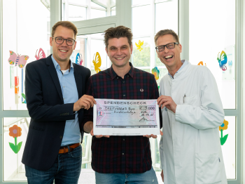 v.l. David Petri, Lutz van der Horst und Prof. Dr. Thorsten Simon, Foto: Uniklinik Köln