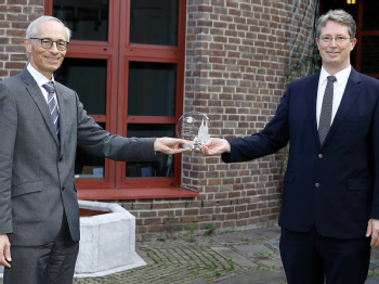 Prof. Dr. Bernd Bertram und Prof. Dr. Claus Cursiefen (v.l.), Foto: Dorothea Hensen