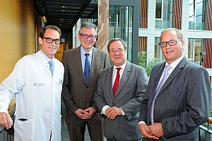 v.l. Prof. Dr. Konrad Brockmeier, Prof. Dr. Edgar Schömig, Armin Laschet (MdL), Christian Möbius (MdL)