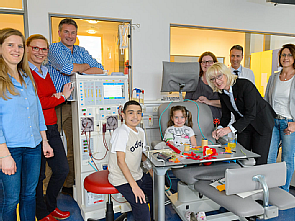 Elfi Scho-Antwerpes besucht die Kinderdialyse der Uniklinik Köln, Foto: Uniklinik Köln