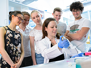 Einblick in die Arbeitswelt von Wissenschaftlern und Medizinern, Foto: Uniklinik Köln Einblick in die Arbeitswelt von Wissenschaftlern und Medizinern, Foto: Uniklinik Köln