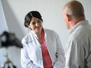 Beim Arzt-Patient-Gespräch, Foto: Uniklinik Köln Beim Arzt-Patient-Gespräch, Foto: Uniklinik Köln