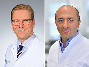 Prof. Dr. Jens Peter Klußmann und Prof. Dr. Baki Akgül (v. l.), Foto: Uniklinik Köln