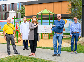 Hermann-Josef Schlupp, Univ.-Prof. Dr. Jörg Dötsch, Anna Fischer, Dr. rer. medic. Christoph Düchting und Frank Lütten, v.l., Foto: Michael Wodak