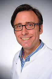Dr. Jan-Oliver Staak