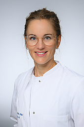 Dr.--Flümann-Ruth