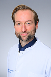 Dr. Lukas Volz