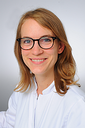 Dr. Anna Sauerbier