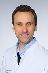 Dr. Henning Grüll