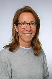 Dr.--Behringer-Karolin