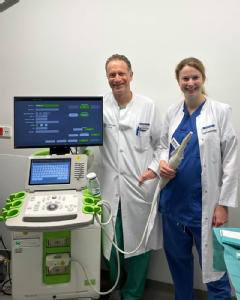 Univ.-Prof. Dr. Axel Heidenreich und Dr. Luisa Halbe. Foto: Uniklinik Köln