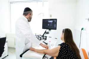 Behandlungssituation Arzt und Patientin